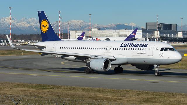 D-AIUI:Airbus A320-200:Lufthansa